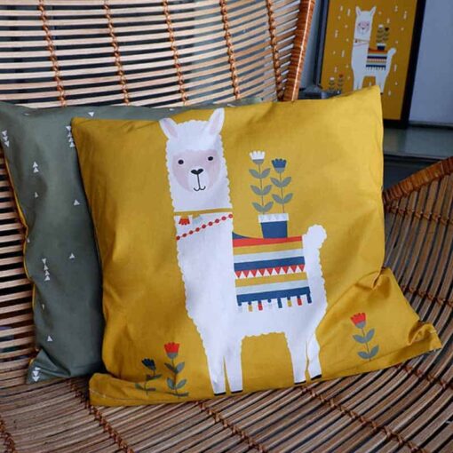 Kussen kinderkamer Lama okergeel