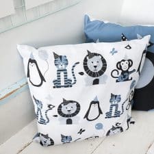 kussen blauw feestbeesten kinderkamer