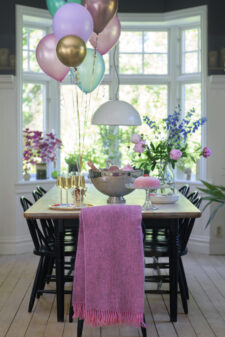 roze plaid effen lamswol gotland wol klippan gotland pink