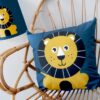 kussen blauw leeuw kinderkamer