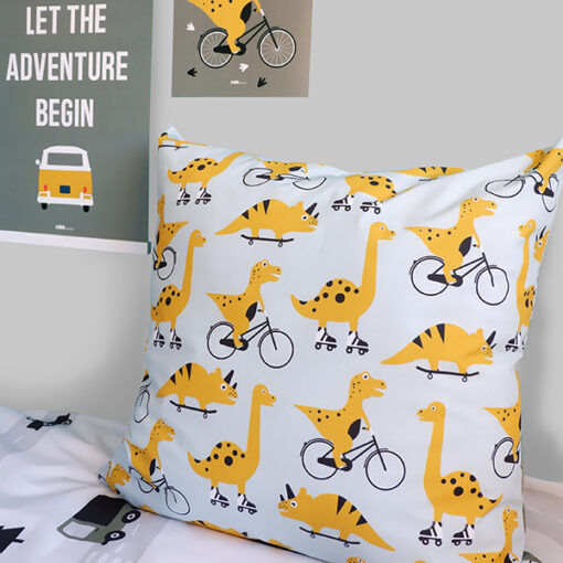 kussen groen oker dino fiets kinderkamer