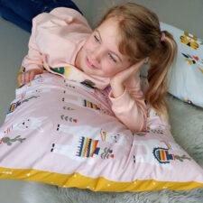 kussen kinderkamer roze lama groot