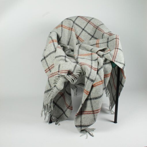 plaid lichtgrijs ruiten oranje lamswol klippan tartan