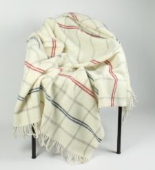 plaid wit ruiten rood blauw lamswol klippan tartan