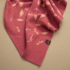wiegdeken roze bio katoen detail