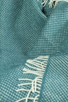 plaid petrol petrolblauw lamswol klippan preppy detail