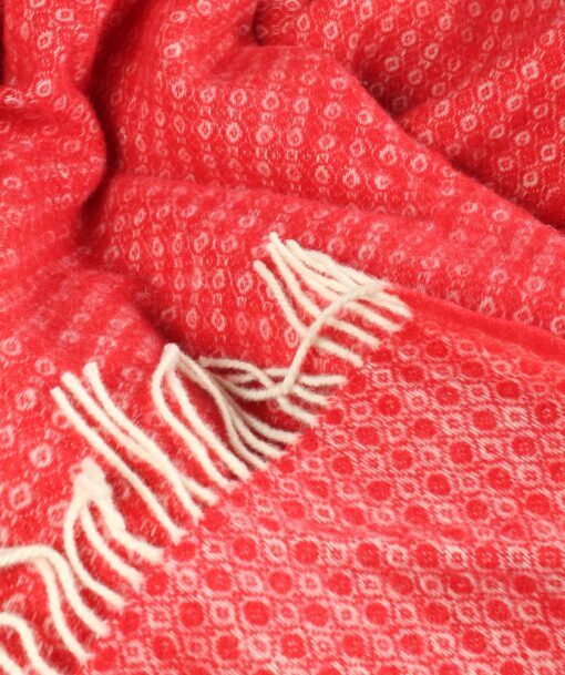 plaid rood klippan loop lamswol wol detail