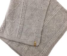 Beige wiegdeken merinowol gebreid kabel