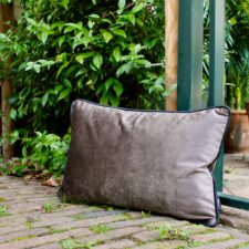 kussen bruin velvet langwerpig