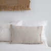 kussen lichtgrijs wol langwerpig moyha herringbone light grey