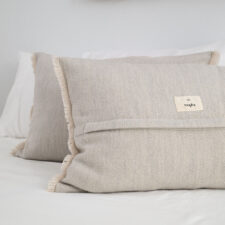 lichtgrijs sierkussen wol langwerpig moyha herringbone light grey