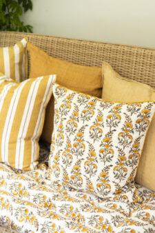 bungalow denmark gele kussens calla honey
