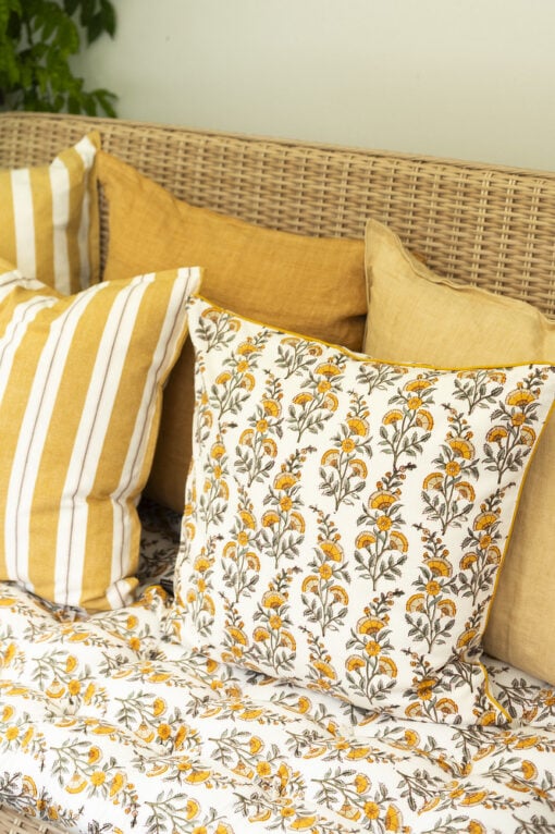 bungalow denmark gele kussens calla honey