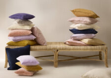 kussens van velvet en linnen bungalow velvet lavender velvet vanilla velvet cashmere blush violet navy dijon linen vanilla ochre nude