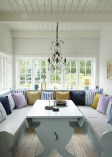 linnen en velvet kussens bungaow velvet lavender velvet navy linen ocher velvet ocher