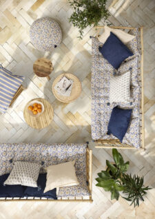 prachtige kussens van bungalow linen vanilla linen midnight samira tourmaline