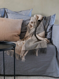 katoenen kussen beige effen elvang thyme beige