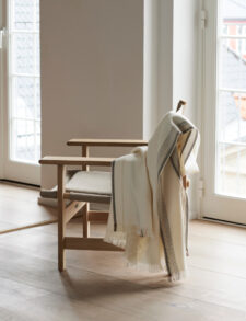 plaid off white van alpacawol elvang ecru white