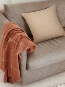 sierkussen beige katoen effen elvang thyme beige