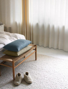 sierkussen blauw strepen alpacawol elvang stripes mirage blue