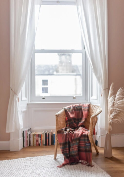 woondeken bruinrood ruiten lamswol tartan blanket company stewart royal antique