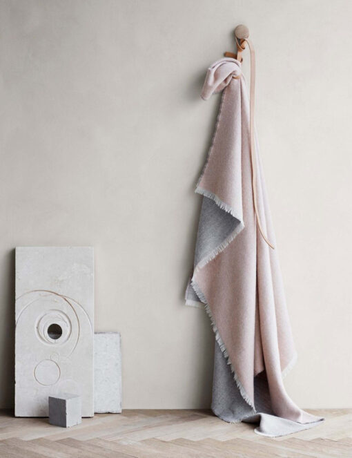 woonplaid roze alpacawol elvang venice white nude
