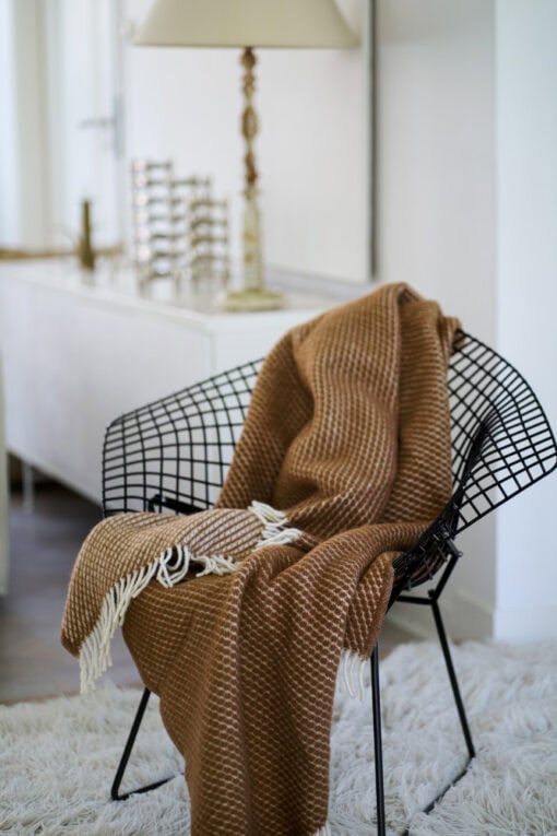 woonplaid bruin lamswol klippan velvet mocha mousse