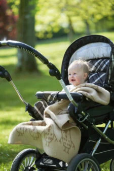 wollen wiegdeken grijs klippan hand in hand taupe