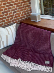 bordeaux rode wollen plaid elvang hope red wine