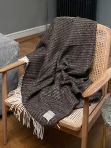 bruine wollen plaid elvang hope brown