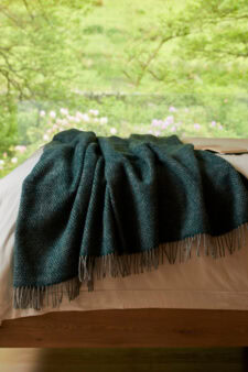 extra lange donkergroene plaid tweedmill textiles beehive emerald grey