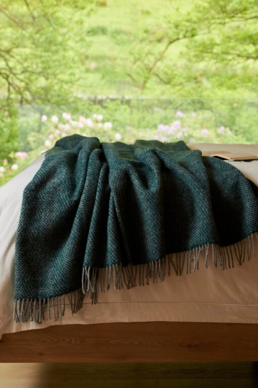 extra lange donkergroene plaid tweedmill textiles beehive emerald grey