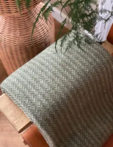 lichtgroene wollen plaid elvang hope bottle green