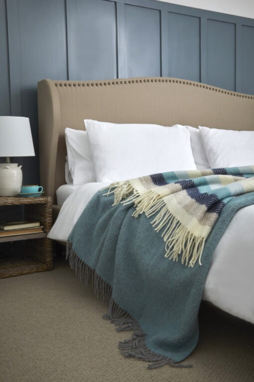 wollen plaid mintgroen tweedmill textiles beehive spearmint