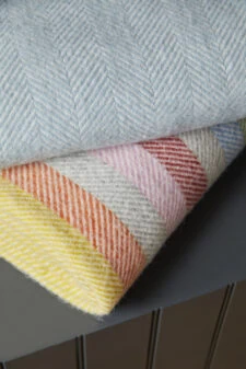 woonplaid grijs multicolour strepen wol tweedmill fishbone stitch edge rainbow grey stripe