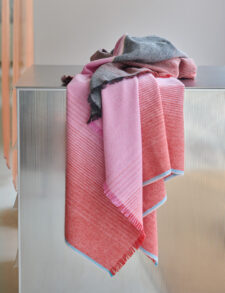 woonplaid rood roze multi alpacawol elvang carte postale red pink