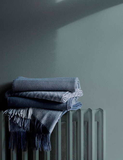 grijsblauwe plaid alpacawol effen elvang classic grey blue