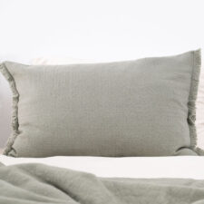 kussen olijfgroen wol langwerpig extra groot moyha decorative edge olive