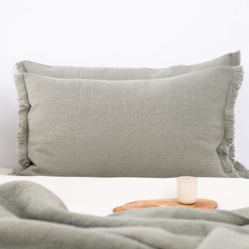 kussen olijfgroen wol langwerpig moyha decorative edge olive