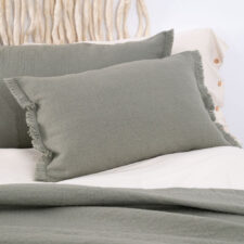 sierkussen olijfgroen wol langwerpig moyha decorative edge olive