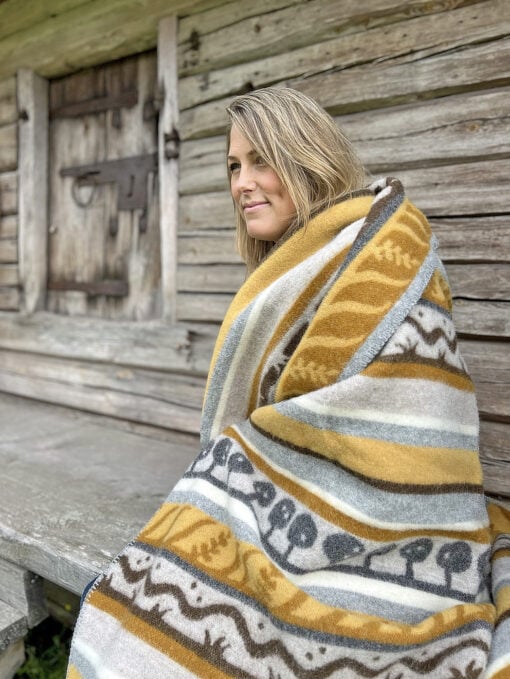 lamswollen plaid okergeel bruin grijs klippan österlen autumn