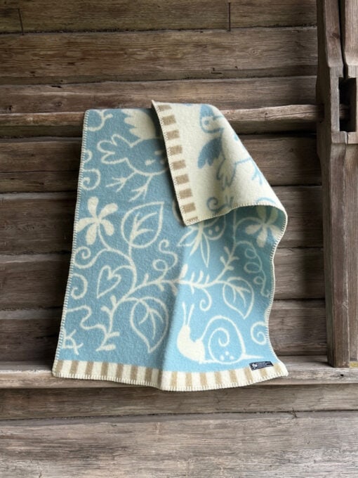 wiegdeken blauw lamswol klippan lilla snigel blue