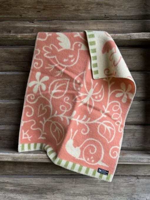 wiegdeken roze lamswol klippan lilla snigel pink