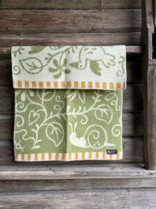 wollen wiegdeken groen lamswol klippan lilla snigel green