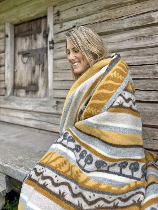 woondeken okergeel bruin grijs lamswol klippan österlen autumn
