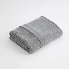 bedsprei grijs gebreid 3 maten moyha woolly grey