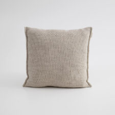 gebreid beige kussen wolmix groot moyha slowly beige