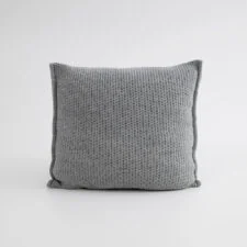 gebreid kussen grijs wolmix groot moyha slowly grey
