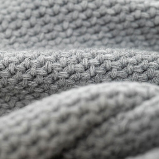 grijze bedsprei gebreid moyha woolly grey