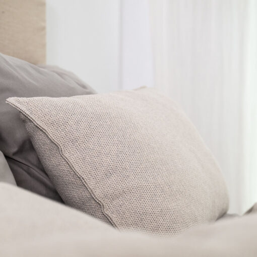 sierkussen katoen zand gebreid groot moyha close to nature sand